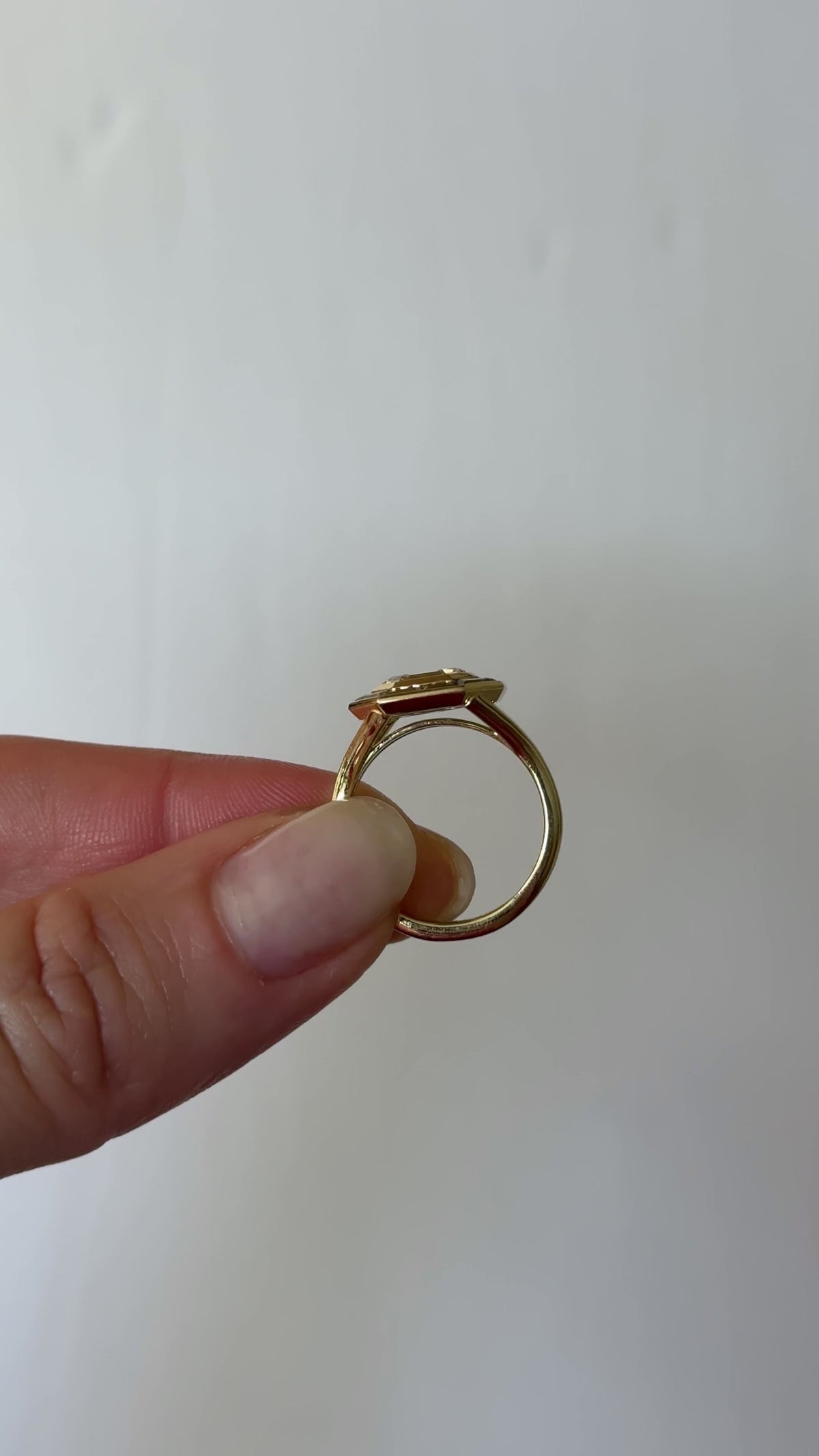 Lucia Ring