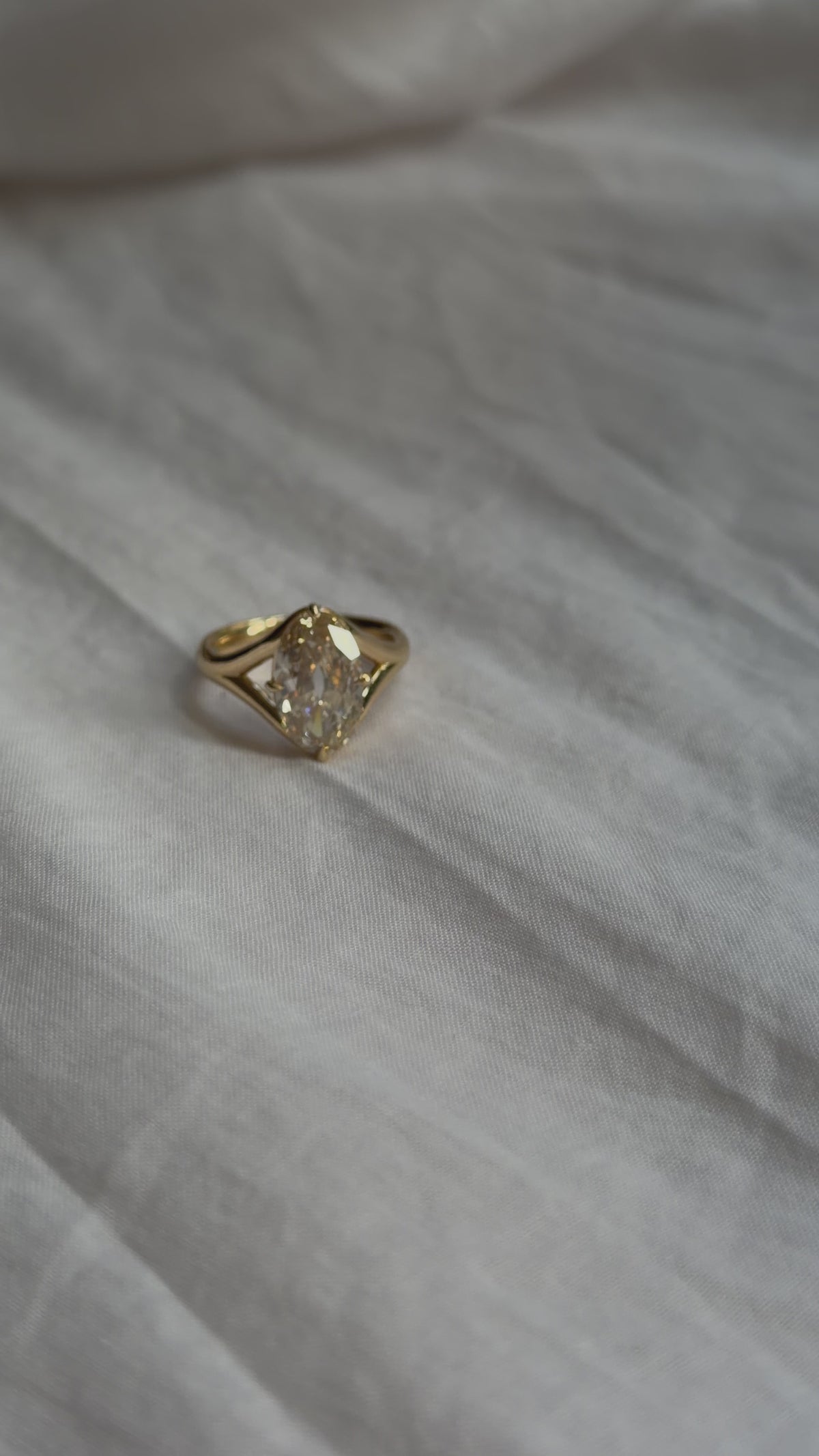 Mosie Ring