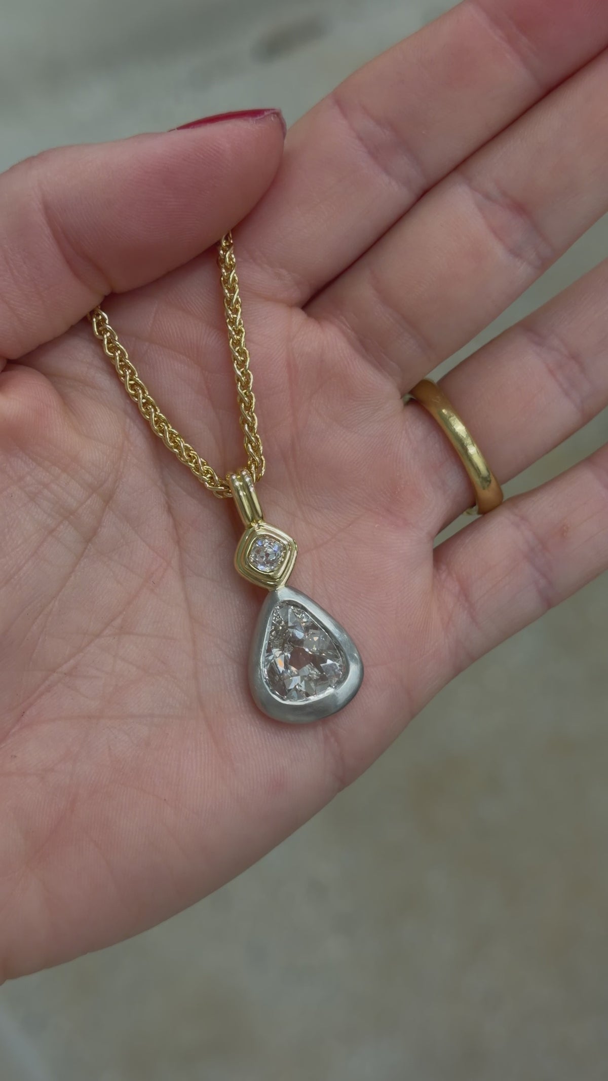Afiyah Pendant