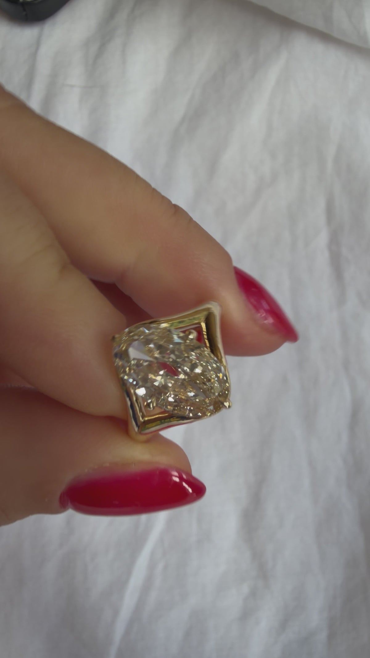 Mosie Ring