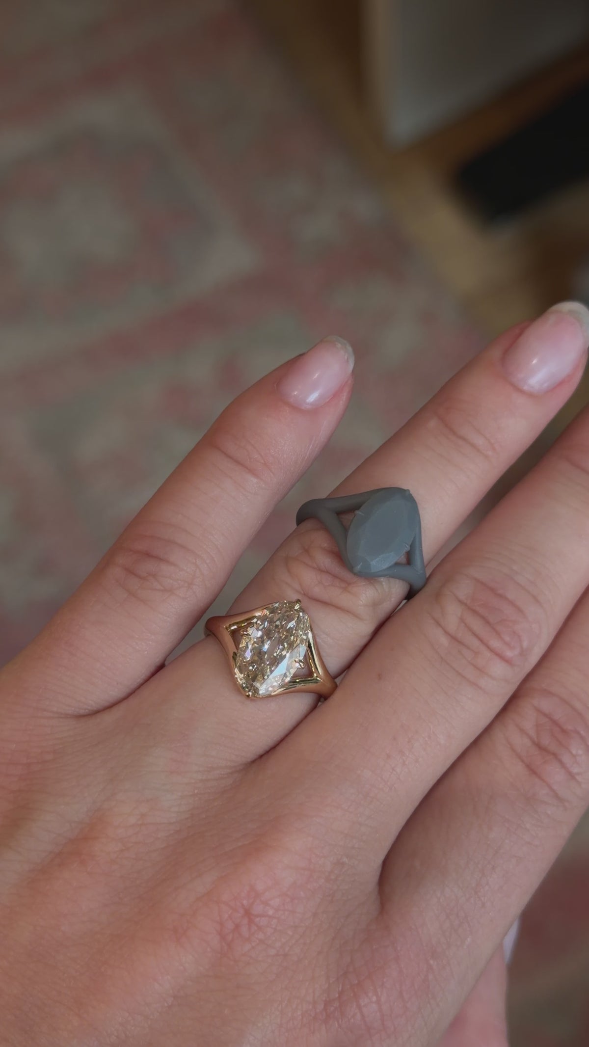 Mosie Ring