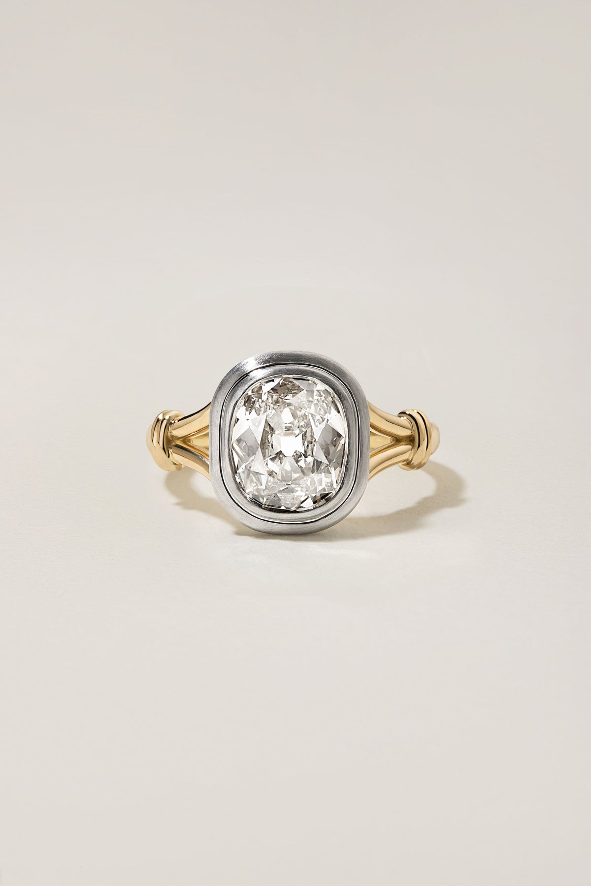 Stretta Bezel